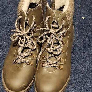 Fall Creek Faux Fur Womens Boots